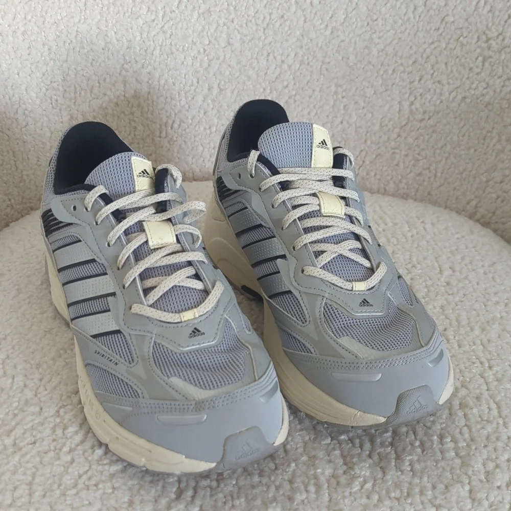 Adidas Spiritain 2000 Men's Gray Running Shoes